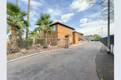 2537 W Georgia Avenue #Apt 17, Phoenix, AZ 85017 - Photo 1
