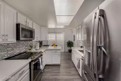 10432 W Devonshire Avenue, Phoenix, AZ 85037 - Photo 1