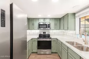 8214 N 21st Dr, Phoenix, AZ 85021 - Photo 1