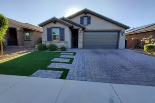 704 N 152nd Dr, Goodyear, AZ 85338 - Photo 1