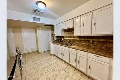 4715 N 51st Avenue, Phoenix, AZ 85031 - Photo 7