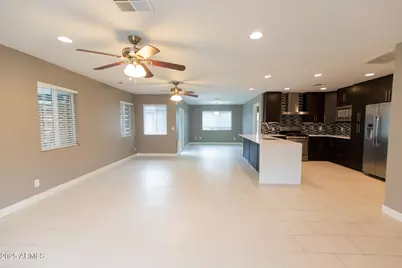 803 E Palmaire Avenue, Phoenix, AZ 85020 - Photo 1