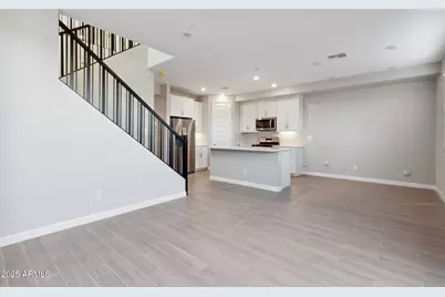 5822 E Zachary Drive, Phoenix, AZ 85054 - Photo 1