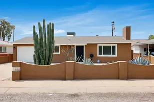 2411 W Cheery Lynn Rd, Phoenix, AZ 85015 - Photo 1