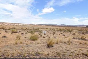 585 N Anasazi Dr, Page, AZ 86040 - Photo 1