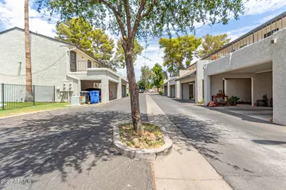 3136 N 38th Street #13, Phoenix, AZ 85018 - Photo 1