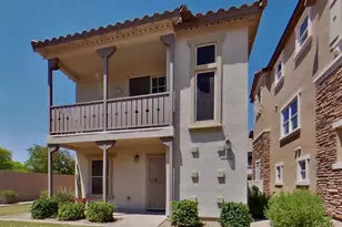 1382 S Sabino Dr, Gilbert, AZ 85296 - Photo 1