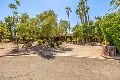 8424 N Golf Drive, Paradise Valley, AZ 85253 - Photo 1