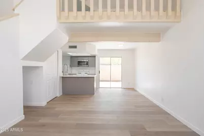 4240 N Longview Avenue #17, Phoenix, AZ 85014 - Photo 1