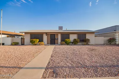 2345 W Shaw Butte Drive, Phoenix, AZ 85029 - Photo 1