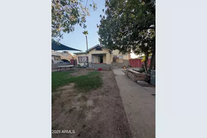 334 N 18th Drive, Phoenix, AZ 85007 - Photo 1