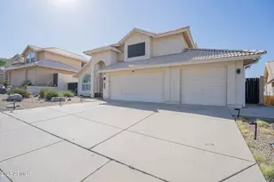 947 E South Fork Dr, Phoenix, AZ 85048 - Photo 1