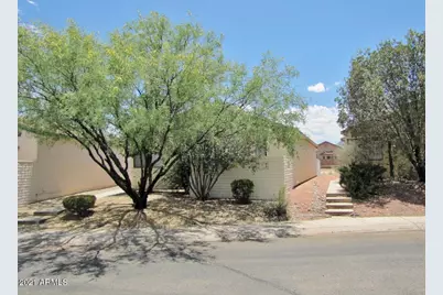 752 Sunset Vista, Sierra Vista, AZ 85635 - Photo 1