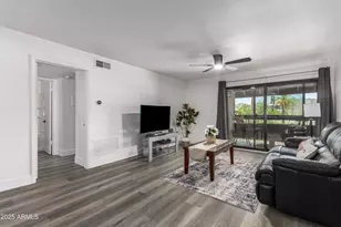 3825 E Camelback Rd, Phoenix, AZ 85018 - Photo 1