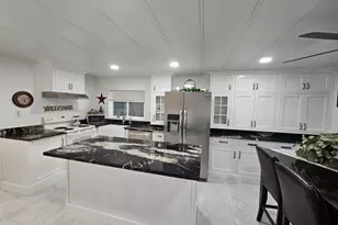 2121 N Center St, Mesa, AZ 85201 - Photo 1