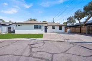 1046 E Elm St, Phoenix, AZ 85014 - Photo 1