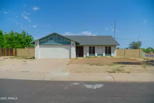 4060 E Karen Dr, Phoenix, AZ 85032 - Photo 1