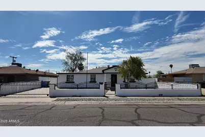 1340 N 38th Drive, Phoenix, AZ 85009 - Photo 1
