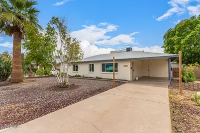 837 E Echo Lane, Phoenix, AZ 85020 - Photo 1