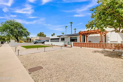 812 W Gleneagles, Phoenix, AZ 85023 - Photo 1