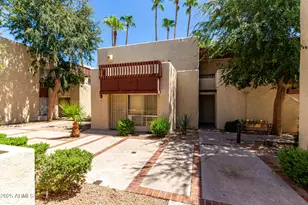 3828 N 32nd St, Phoenix, AZ 85018 - Photo 1