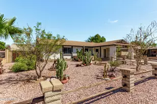 802 W Michelle Dr, Phoenix, AZ 85023 - Photo 1