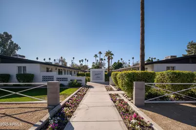 37 W Medlock Drive, Phoenix, AZ 85013 - Photo 1