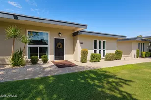 13055 N 100th Dr, Sun City, AZ 85351 - Photo 1