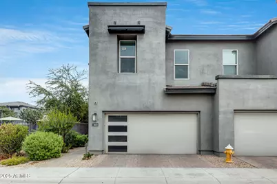 3023 N 37th Place, Phoenix, AZ 85018 - Photo 1