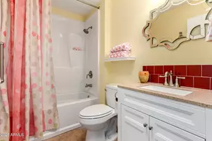 10109 W Mountain View Rd, Sun City, AZ 85351 - Photo 23