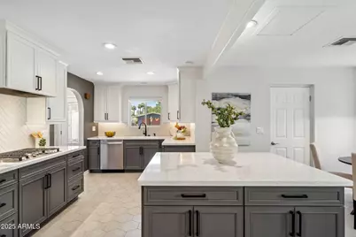 3221 N 41st, Phoenix, AZ 85018 - Photo 1