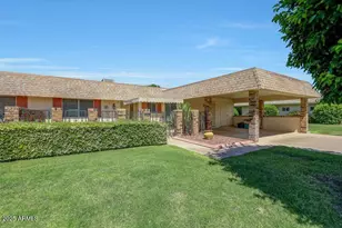 10415 W Camelot Cir, Sun City, AZ 85351 - Photo 1