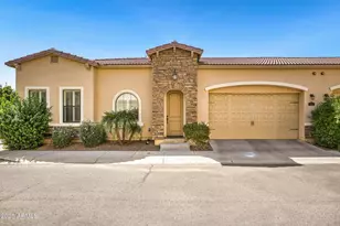 825 W Reagan Way, Phoenix, AZ 85021 - Photo 1