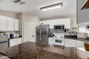 1811 S 39th St, Mesa, AZ 85206 - Photo 9