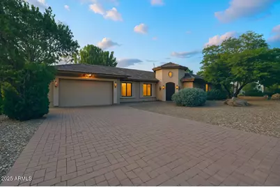 722 W Moon Valley Drive, Phoenix, AZ 85023 - Photo 1