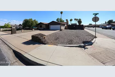 10803 N 55th Avenue, Glendale, AZ 85304 - Photo 1