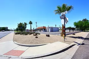 5230 N 16th St, Phoenix, AZ 85016 - Photo 1