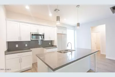 1850 N 51st Street #Apt 6, Phoenix, AZ 85008 - Photo 1