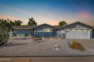 126 E Harmont Dr, Phoenix, AZ 85020 - Photo 1