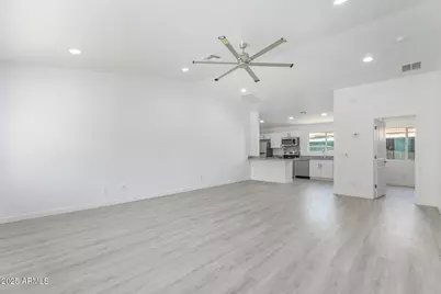 1638 N 24th Street #Unit B, Phoenix, AZ 85008 - Photo 1