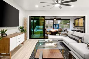 4233 E Cholla St, Phoenix, AZ 85028 - Photo 1