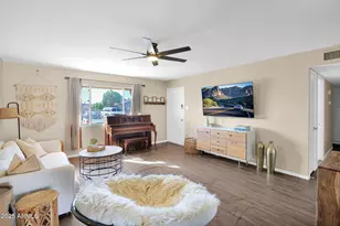 3356 W Mauna Loa Ln, Phoenix, AZ 85053 - Photo 1