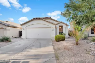 841 E Lovegrass Dr, San Tan Valley, AZ 85143 - Photo 1