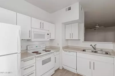 3302 N 7th Street #137, Phoenix, AZ 85014 - Photo 1