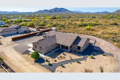 39730 N New River Road, Phoenix, AZ 85086 - Photo 43