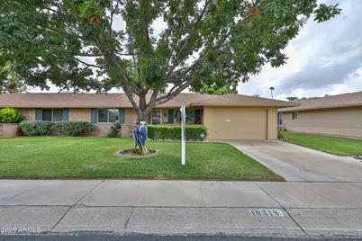 10319 W Prairie Hills Circle, Sun City, AZ 85351 - Photo 1