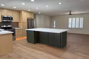 11827 N 35th St, Phoenix, AZ 85028 - Photo 1