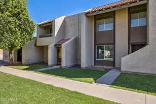 5742 N 43rd Dr, Glendale, AZ 85301 - Photo 1