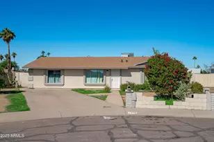 1618 N 52nd Dr, Phoenix, AZ 85035 - Photo 1