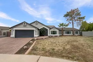 1820 N Avoca Cir, Mesa, AZ 85207 - Photo 1